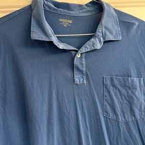 Vineyard Vines XXL island polo in blue.